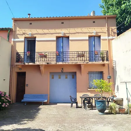 Grande Maison Familiale Proche بيت للعطل *
